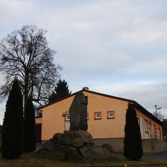 Pomník padlým ve Vlásenici