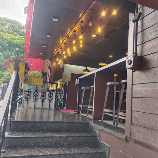 Leon's Burgers & Wings New BEL Road