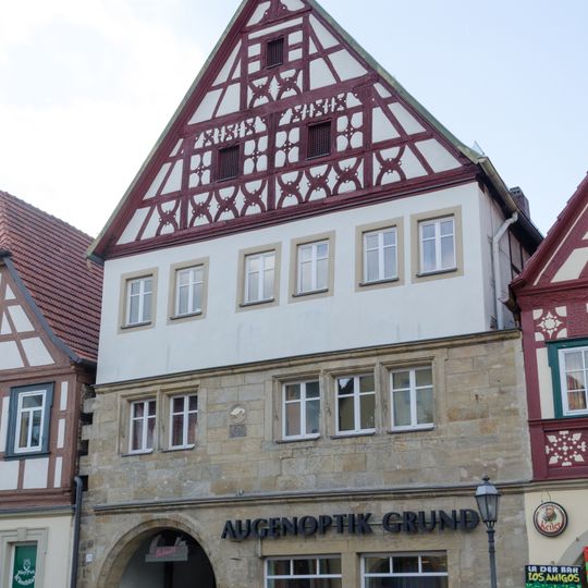 Wohn- und Geschäftshaus