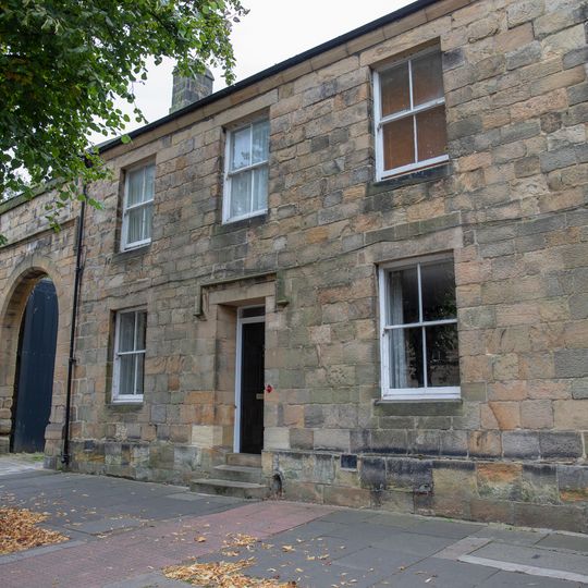 5 And 7, Bailiffgate