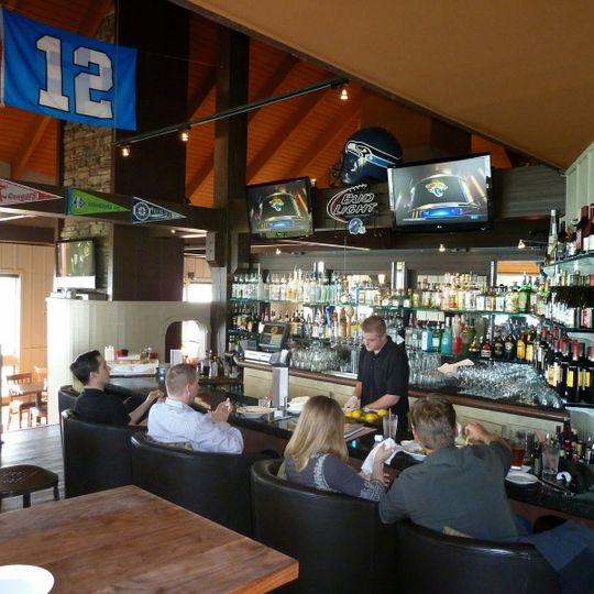 BeachHouse bar + grill