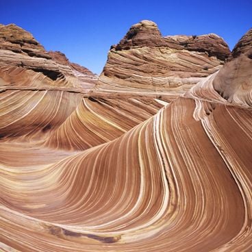 Geologische formaties: rotsstructuren, grotten, thermale bronnen