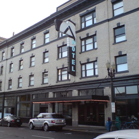 Clyde Hotel