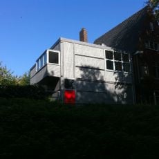 Garage with Chauffeur’s Apartment