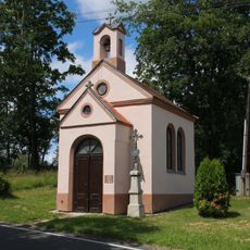 Kříž u kaple v Miřeticích