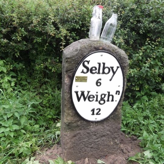 Milestone, E of North Duffield