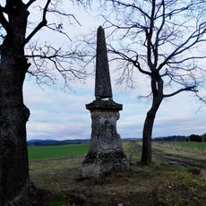 Obelisk u Konopišťské obory jižně od Žabovřesk
