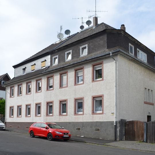 Mehrfamilienhaus