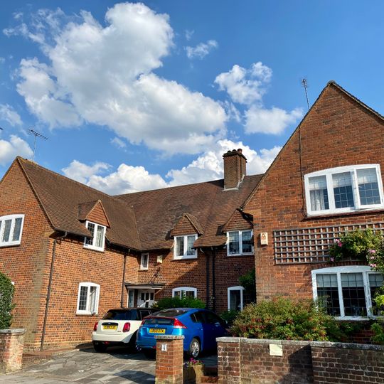 4 And 6, Rotherwick Road