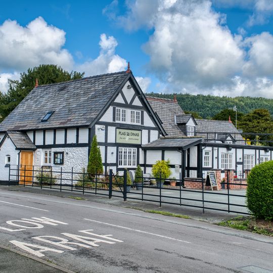 Plas-yn-dinas Public House