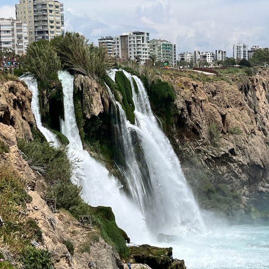 Düden Park Monument