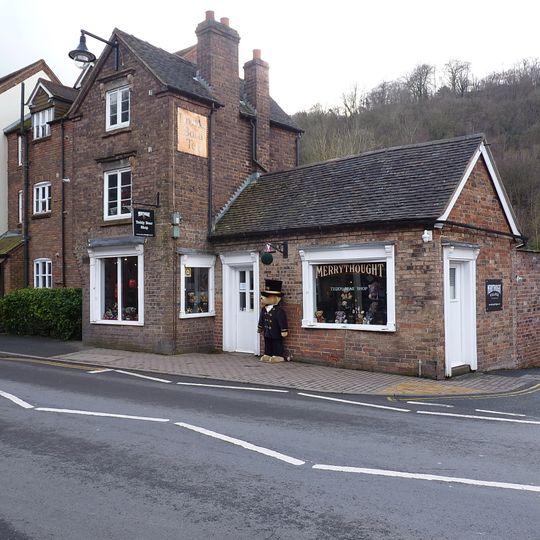 35, The Wharfage