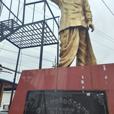 YSR STATUE