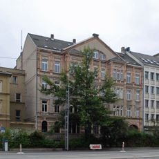 Verwaltungsgebäude in halboffener Bebauung Straße der Nationen 58