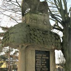 Pomník padlým v 1. světové válce na návsi v Němčicích