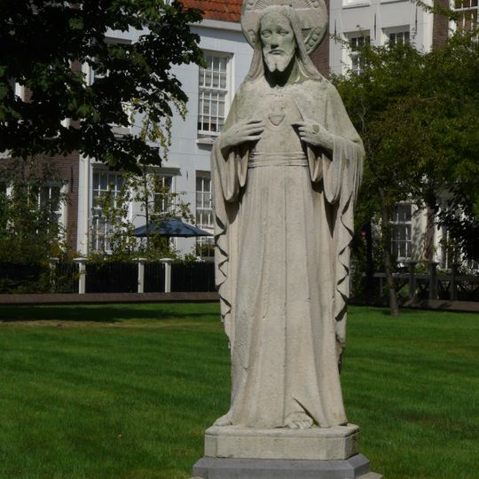 Statue of Sacred Heart of Jesus Christ