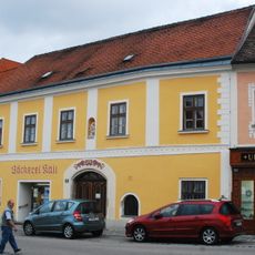 Wohn- und Geschäftshaus