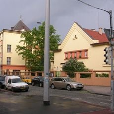 Komplex školních budov na ulici Mendíků