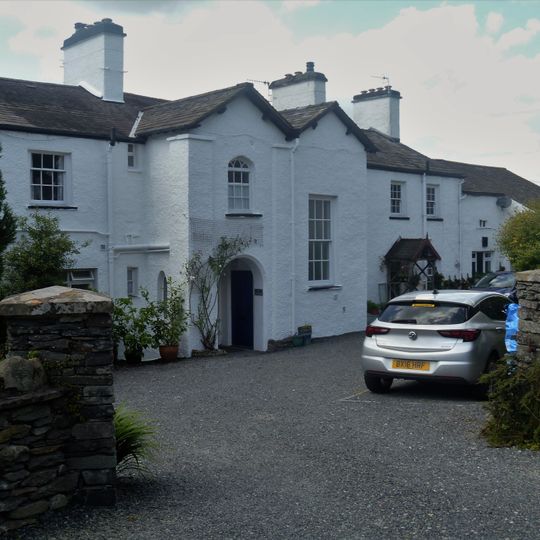 Lowfield With Former Cottage Adjoining To North East