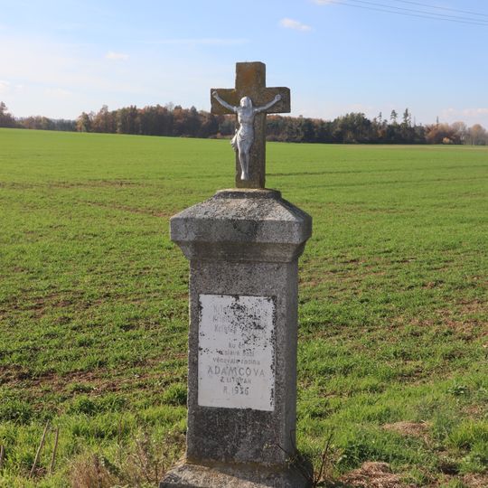 Kříž u silnice západně od Litovan