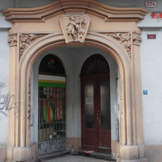 Portál domu Riegrova 18