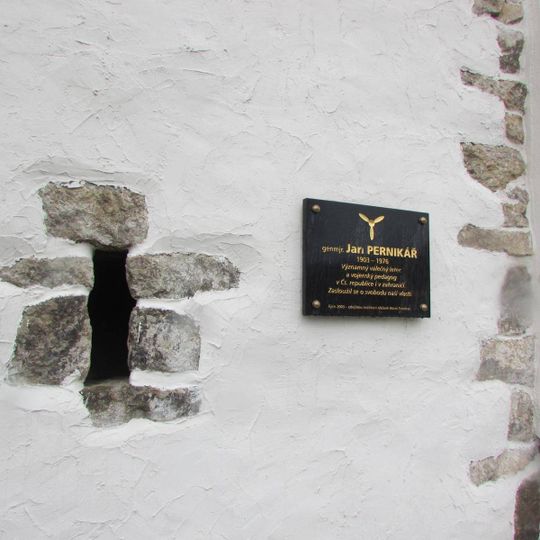 Pamětní deska Jana Pernikáře v Horní Cerekvi