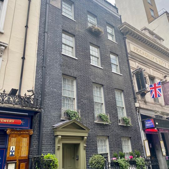 8, Oxendon Street Sw1