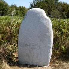 Copie de la statue-menhir du col des Saints