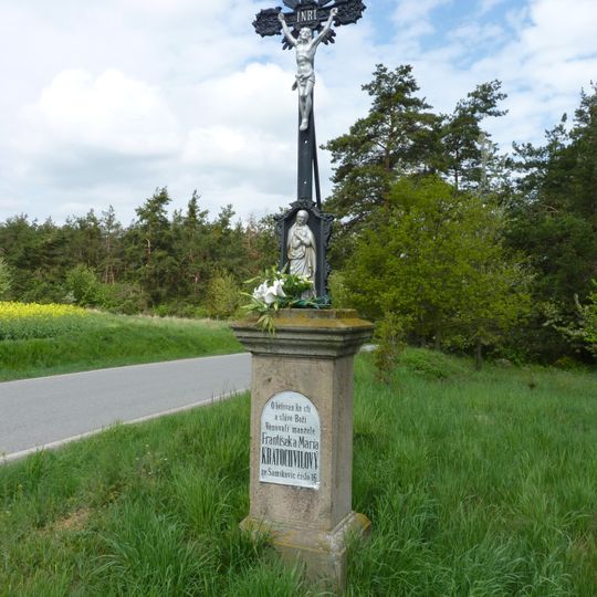 Kříž u silnice 399 jižně od Rouchovan