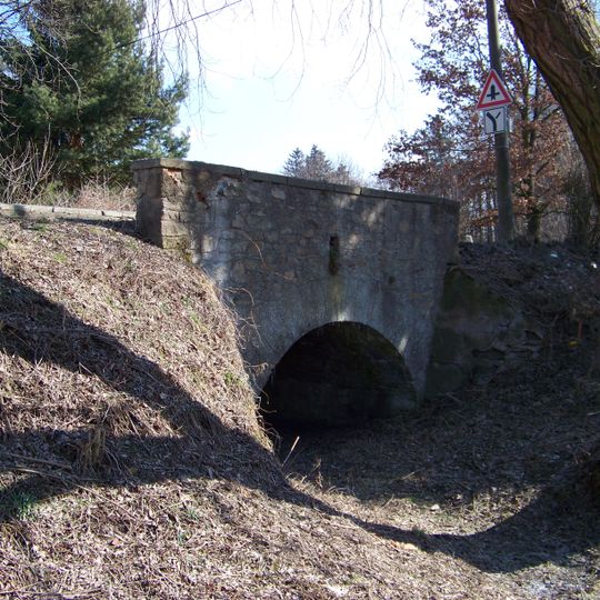 Most silnice III/33522 přes suché rameno Chlístovického potoka