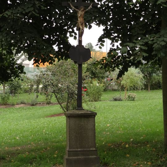 Kříž v ulici Na Dolech