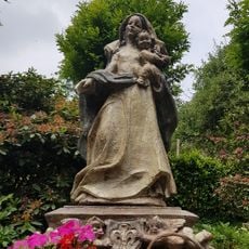 Statue of Maria