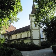 De Reynold manor house