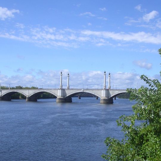 Memorial Bridge