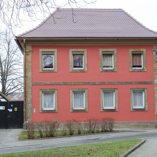 Schul- und Schwesternhaus