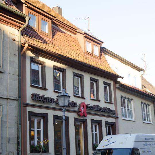 Wohn- und Geschäftshaus