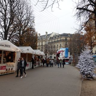 Marché de Noël des Champs-Elysées‎