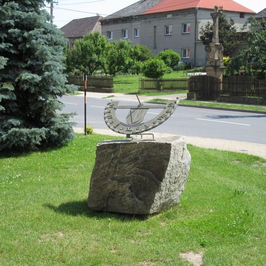 Sluneční hodiny v Medlově u muzea