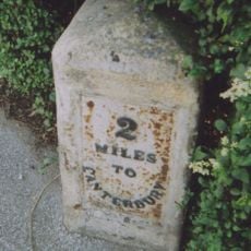 Milestone, Tile Kiln Hill, opp. No. 32, by No. 27