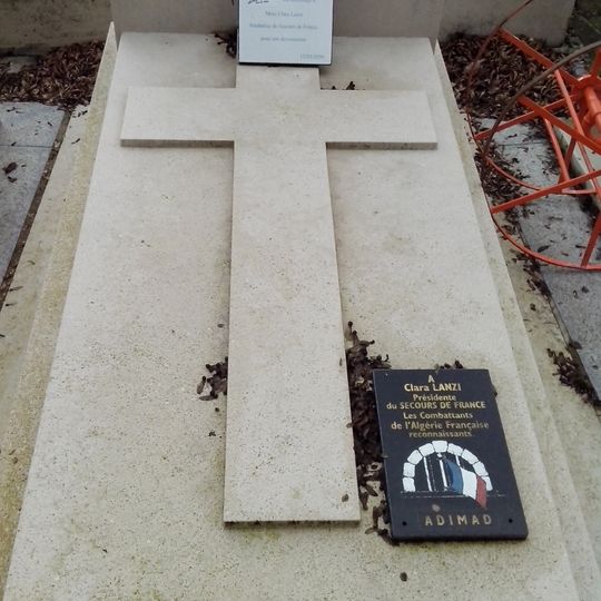 Grave of Clara Lanzi