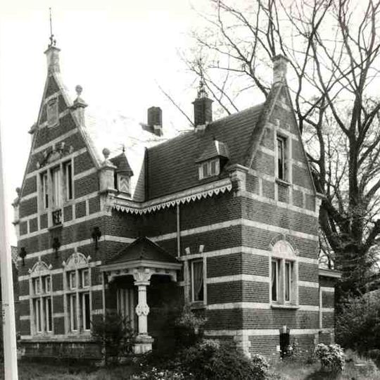 Dienstwoning gedateerd 1883