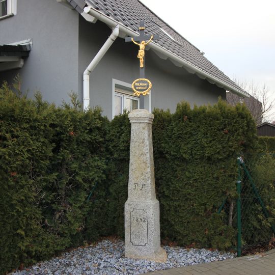 Granitsockel eines Betkreuzes Zum Windpark 2