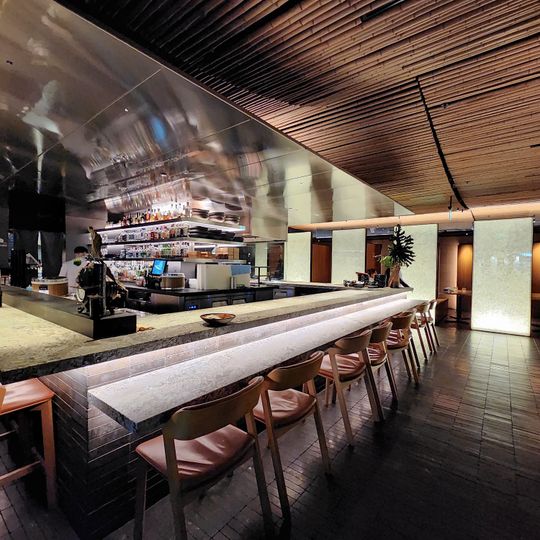 Raku Japanese Bar & Restaurant