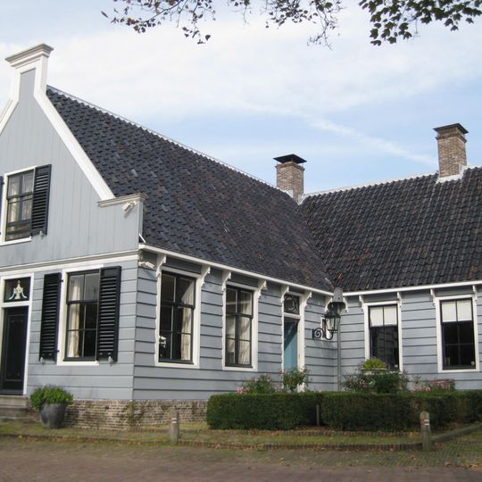 Havenrak 5, Broek in Waterland