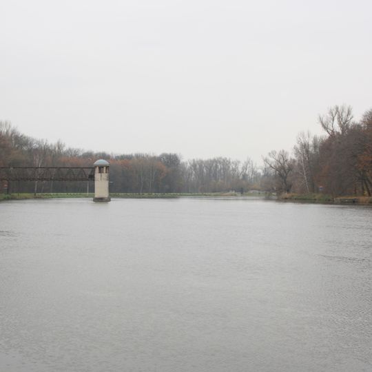 Old weir by Obříství