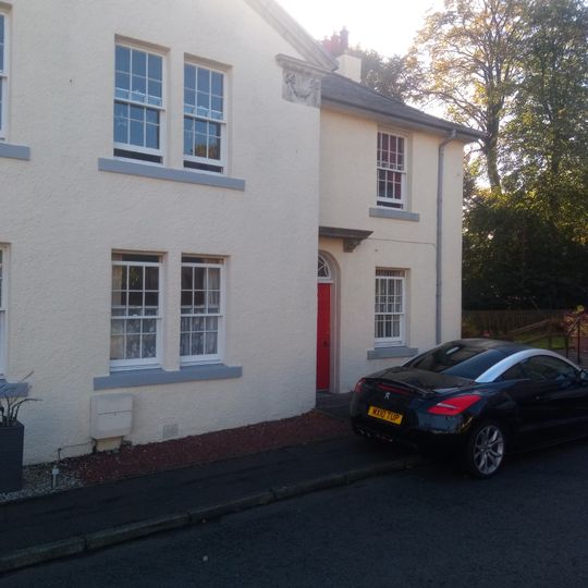 16-17 Earl Haig Gardens, Trinity, Edinburgh