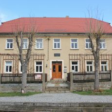 Pfarrhaus, ursprünglich Schule/Kantorat Tröbigauer Straße 5