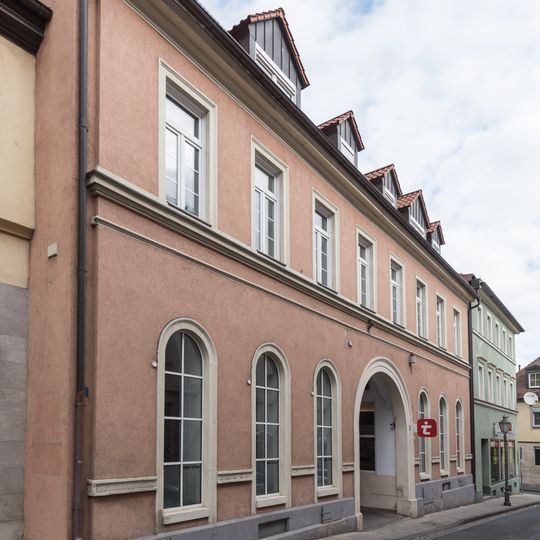 Wohn- und Geschäftshaus