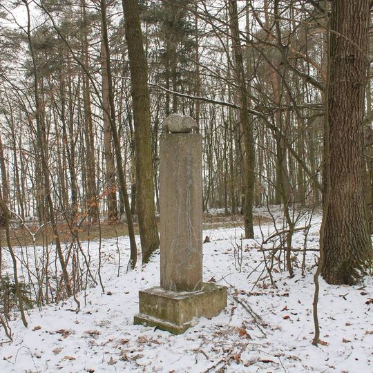 Pomník u Hrabové na okraji lese