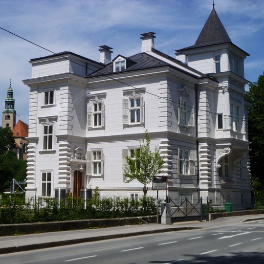 Villa Dworzak